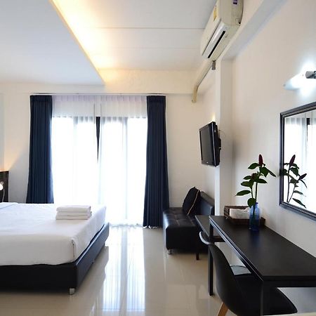 Isleep Guesthouse Chiang Mai Bagian luar foto