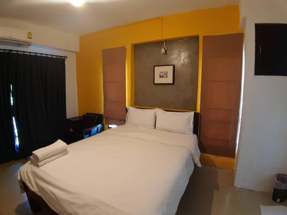 Isleep Guesthouse Chiang Mai Bagian luar foto
