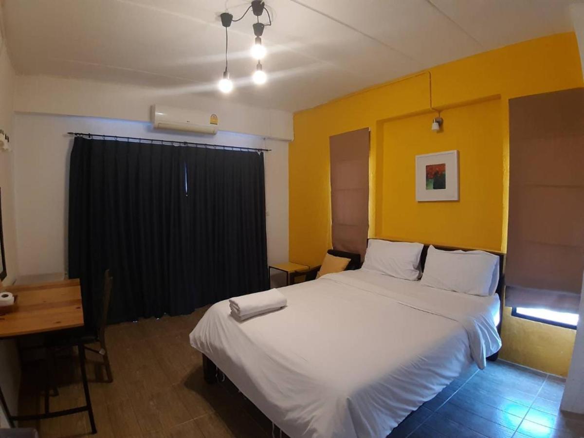 Isleep Guesthouse Chiang Mai Bagian luar foto
