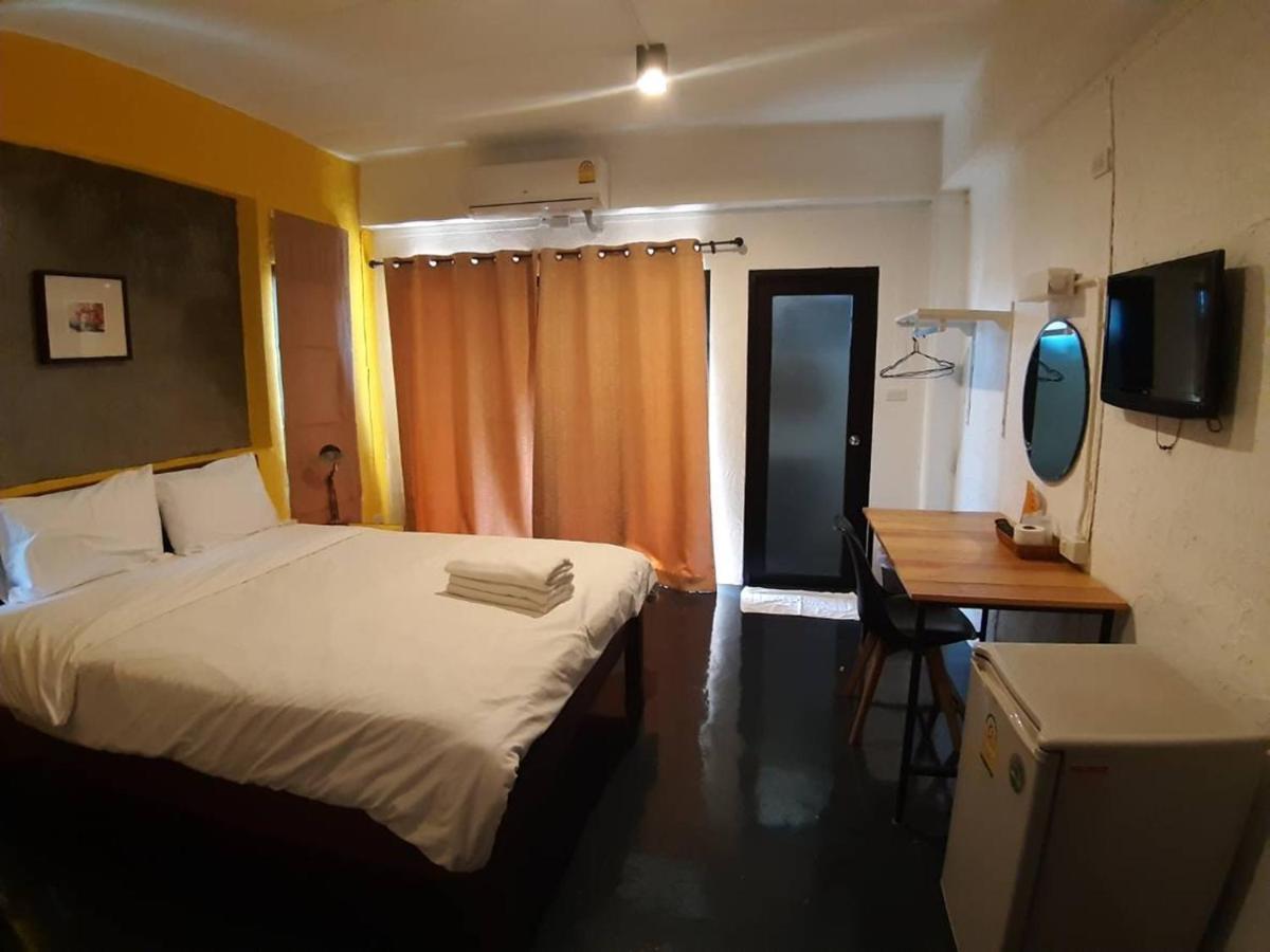 Isleep Guesthouse Chiang Mai Bagian luar foto