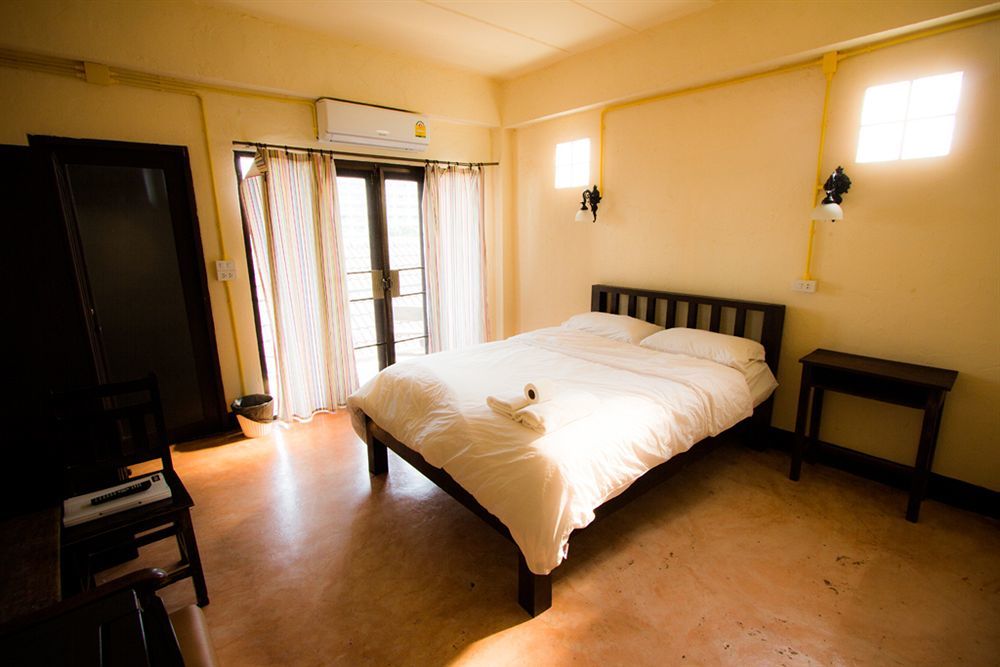 Isleep Guesthouse Chiang Mai Bagian luar foto